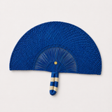 Abanico de rafia azul